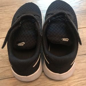 Toddler Nike’s 9C black and White